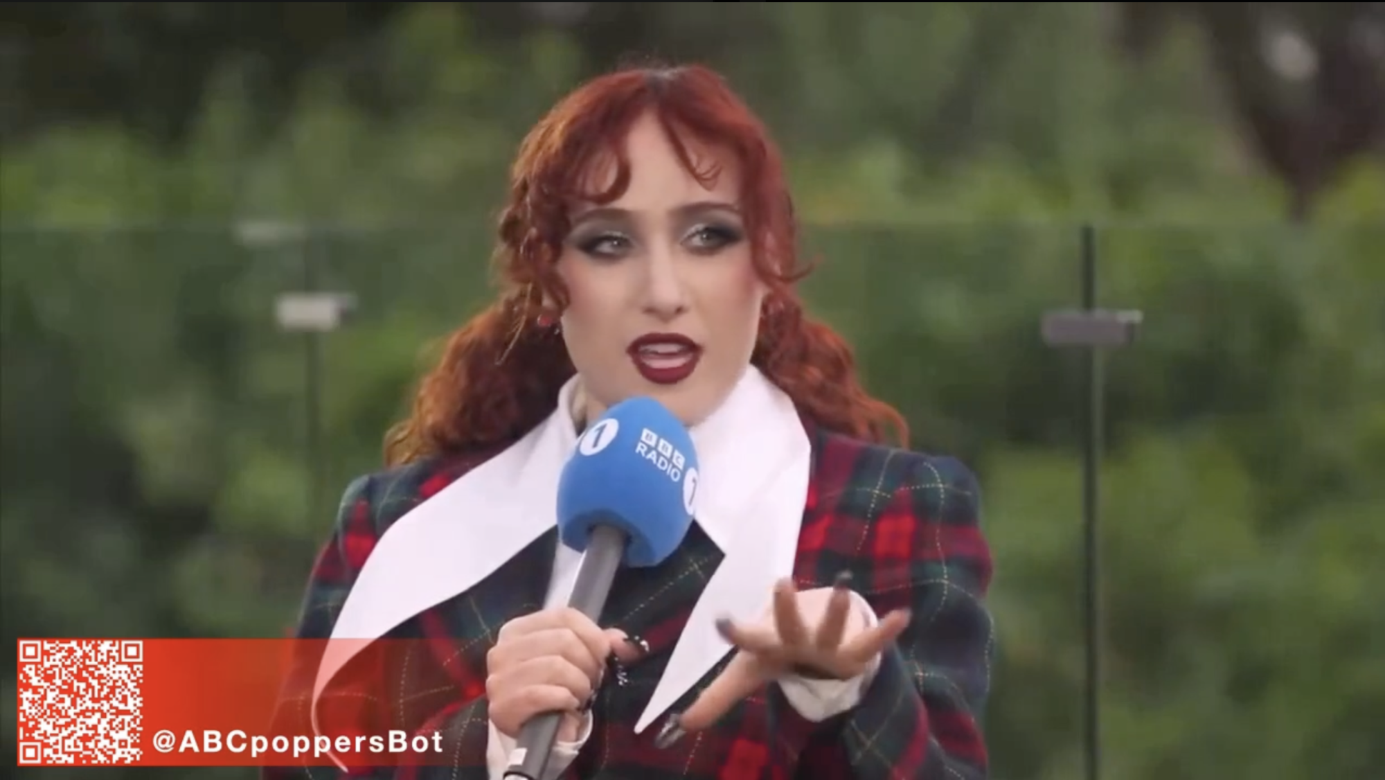 Всегда происходит какая-то хуйня. Какая-то сука блюет, какая-то сука вдыхает попперсы, какой-то девушке всё равно, что её парик наполовину снят Воронеже Всегда происходит какая-то хуйня. Какая-то сука блюет, какая-то сука вдыхает попперсы, какой-то девушке всё равно, что её парик наполовину снят Воронеже
